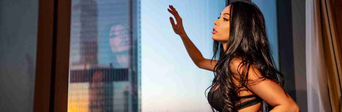 Tottaax Escort Cover Image